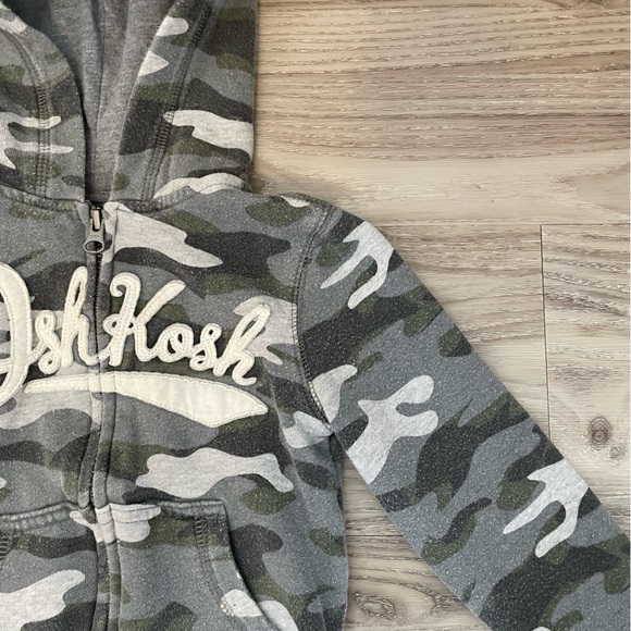 Oshkosh Boys Sweater - Picture 1 of 7